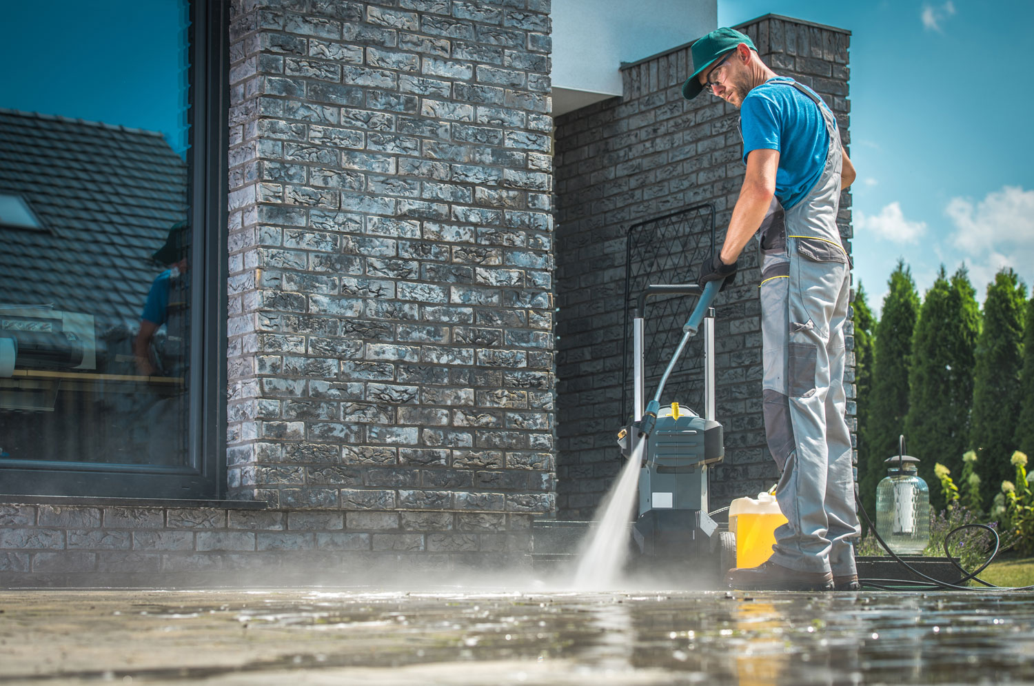 Pastrimi me ujë me presion të lartë Pastrimi me ujë me presion të lartë